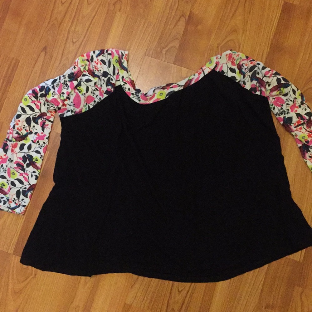 Women’s size XL long sleeve shirt